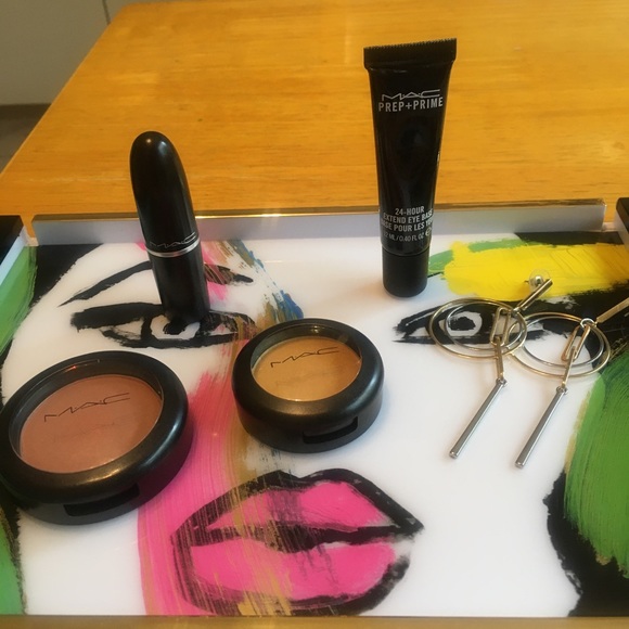 MAC Eyeshadow Primer, Blush, Eyeshadow, & Lipstick - Picture 3 of 5